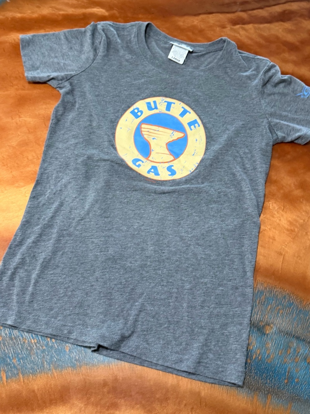 Disney Parks Cars land Butte Gas Graphic T-shirt large
